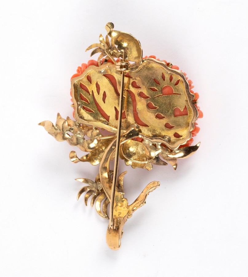 A coral brooch of flower form, set in an unhallmarked yellow metal frame, 7. - Image 2 of 6