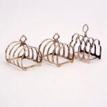 A pair of silver five-bar toast racks, Mappin & Webb, Sheffield 1903,