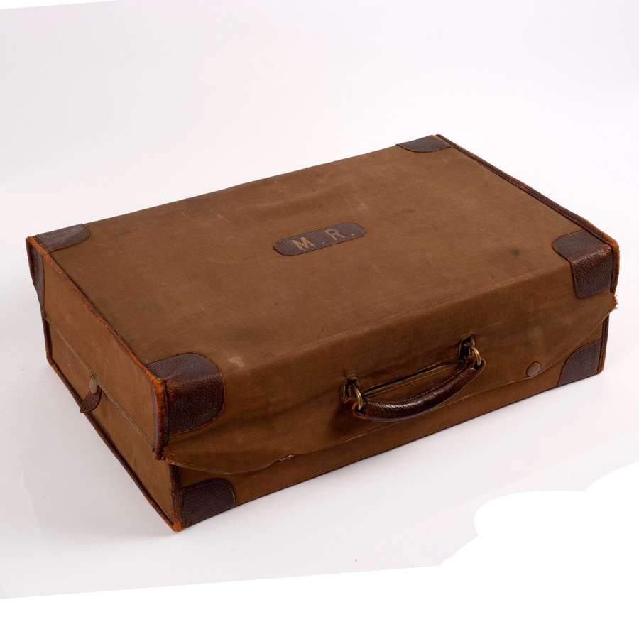 A leather travelling case by Finnigans Manchester, - Image 4 of 7