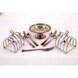 A pair of silver toast racks, D & R, Birmingham 1929, 6.