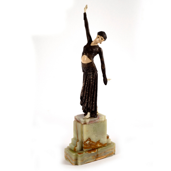 After Demetre Chiparus (1886-1947), Footsteps, an Art Deco style figure of a dancer, - Bild 2 aus 2