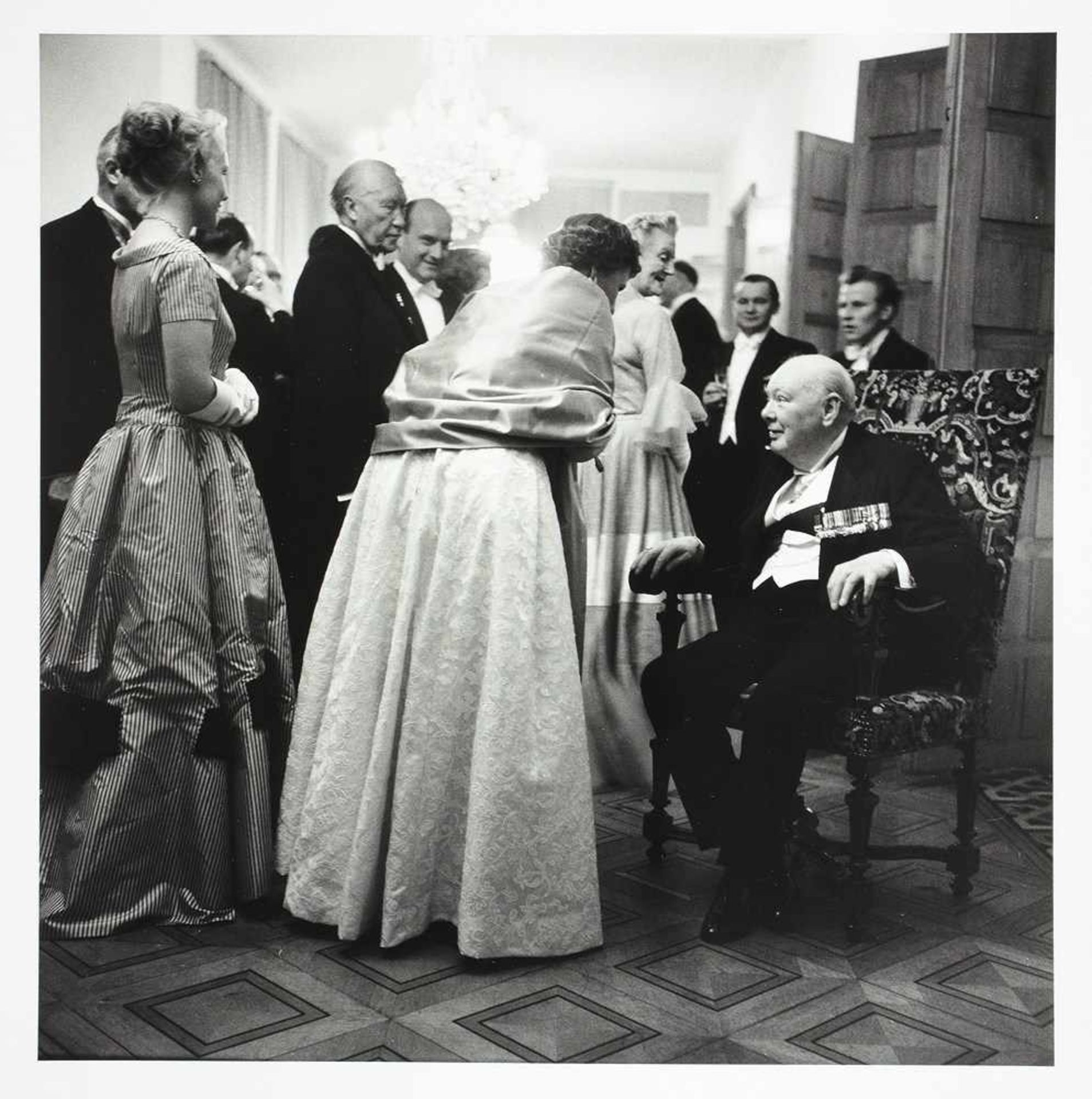 Robert Lebeck. Konrad Adenauer, Willy Brandt, Romy Schneider u. a. Sechs Fotografien. 1955-1981/ - Bild 2 aus 6