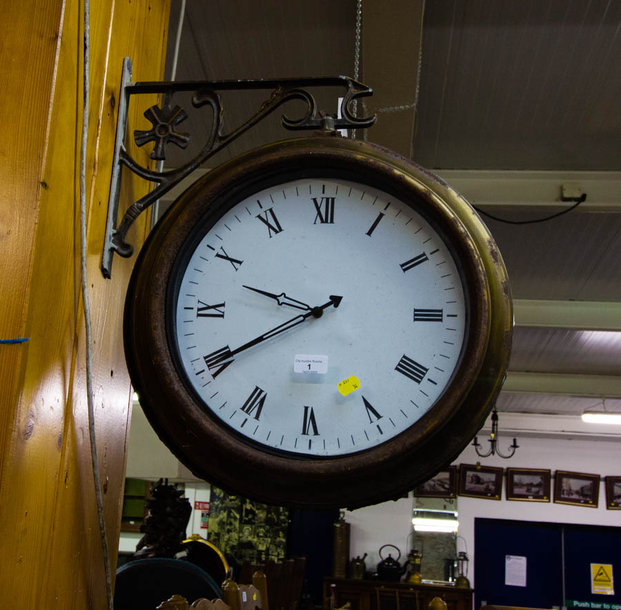 2 SIDED VINTAGE WALL CLOCK