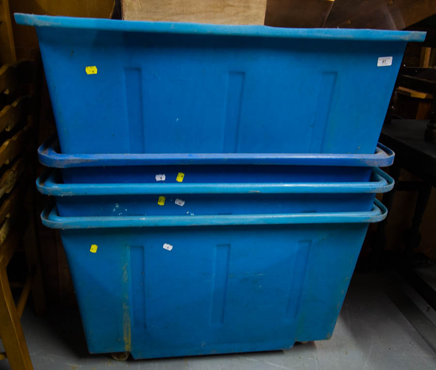 4 PLASTIC BOTTLE BINS