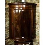 QUALITY MAHOG BOW FRONT HANGING CORNER CABINET