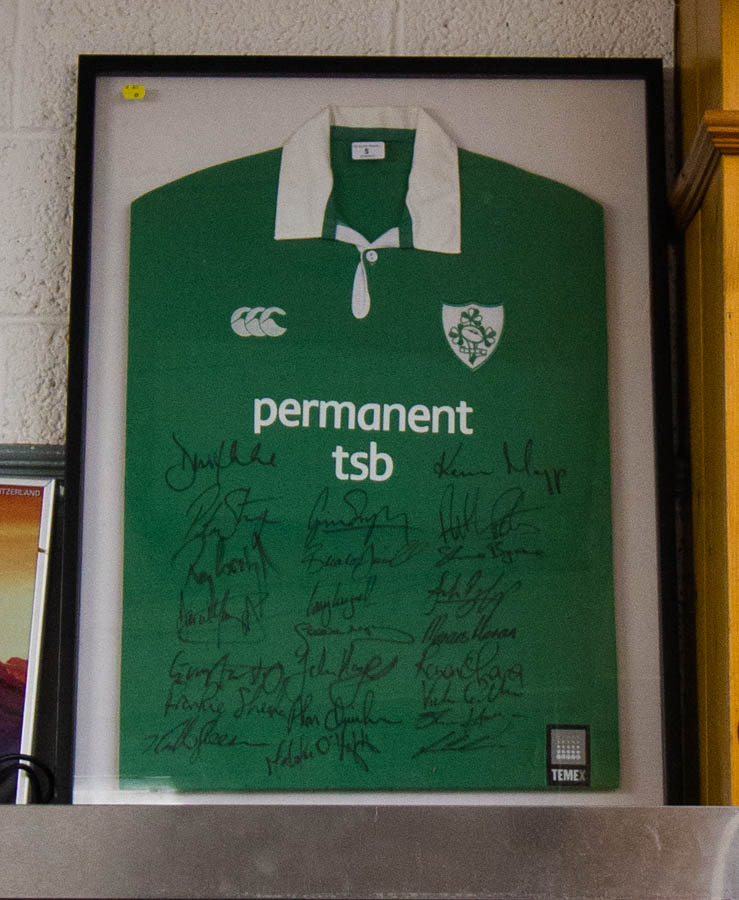 SIGNED IRISH RUGBY JERSEY - FRAMED 2004 TRIPLE CROWN