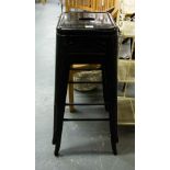 2 BLACK + 2 WHITE HIGH STOOLS