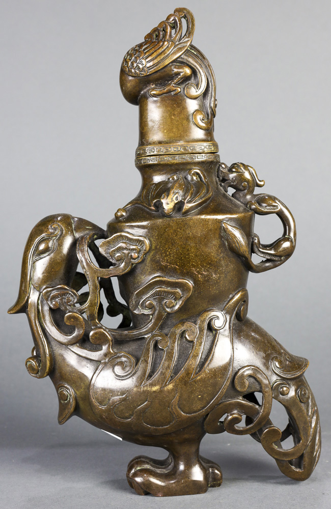 A Chinese-style Bronze Lidded Vase - Image 4 of 6