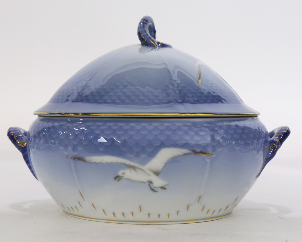 A large Bing and Grondahl (B&G) porcelain Seagull table service - Image 4 of 28