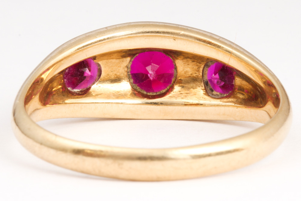 Synthetic ruby, 10k yellow gold ring - Image 6 of 8