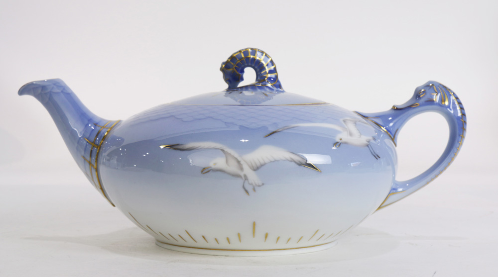 A large Bing and Grondahl (B&G) porcelain Seagull table service - Image 6 of 28