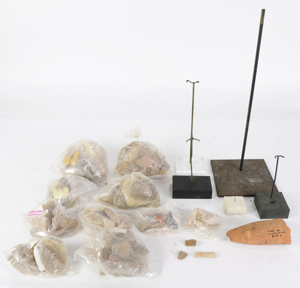 Assorted pre-historic ceramic pot shards and remnants - Image 4 of 6