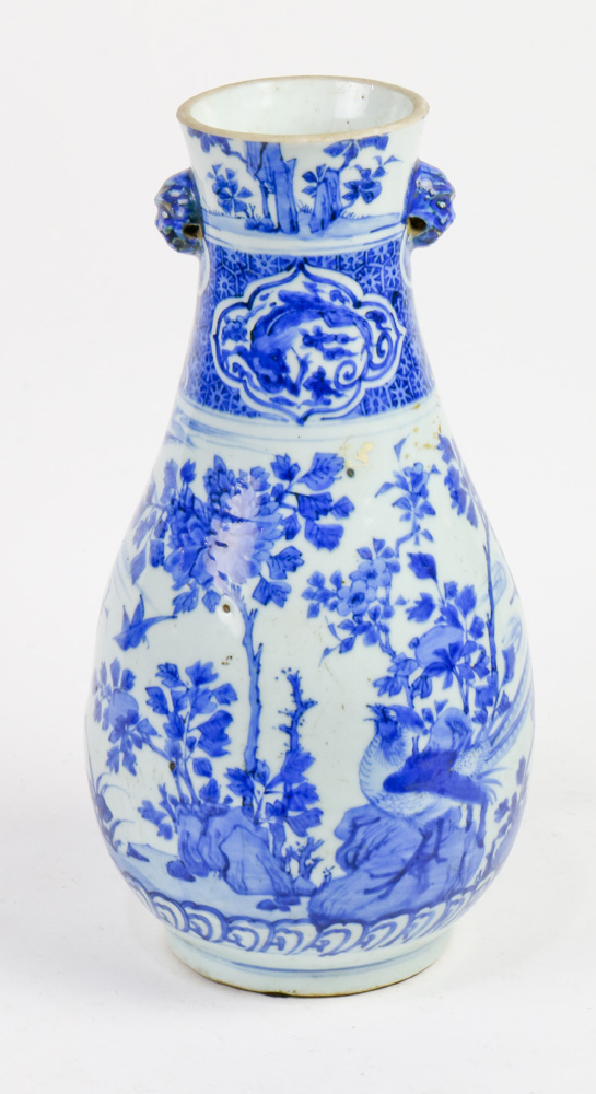 Chinese blue and White Vase