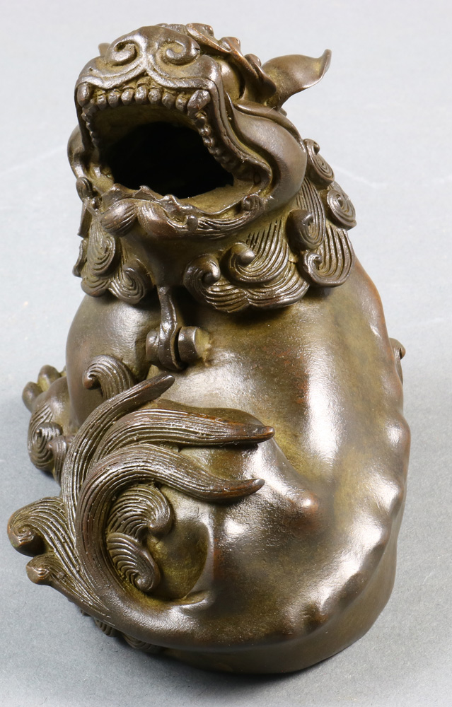 A Chinese Bronze incense burner of recumbent foo lion, size: 4.25"h - Image 3 of 5