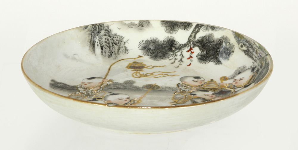 A Chinese enameled porcelain dish, painted with children at play, six character mark to the base, - Image 2 of 5