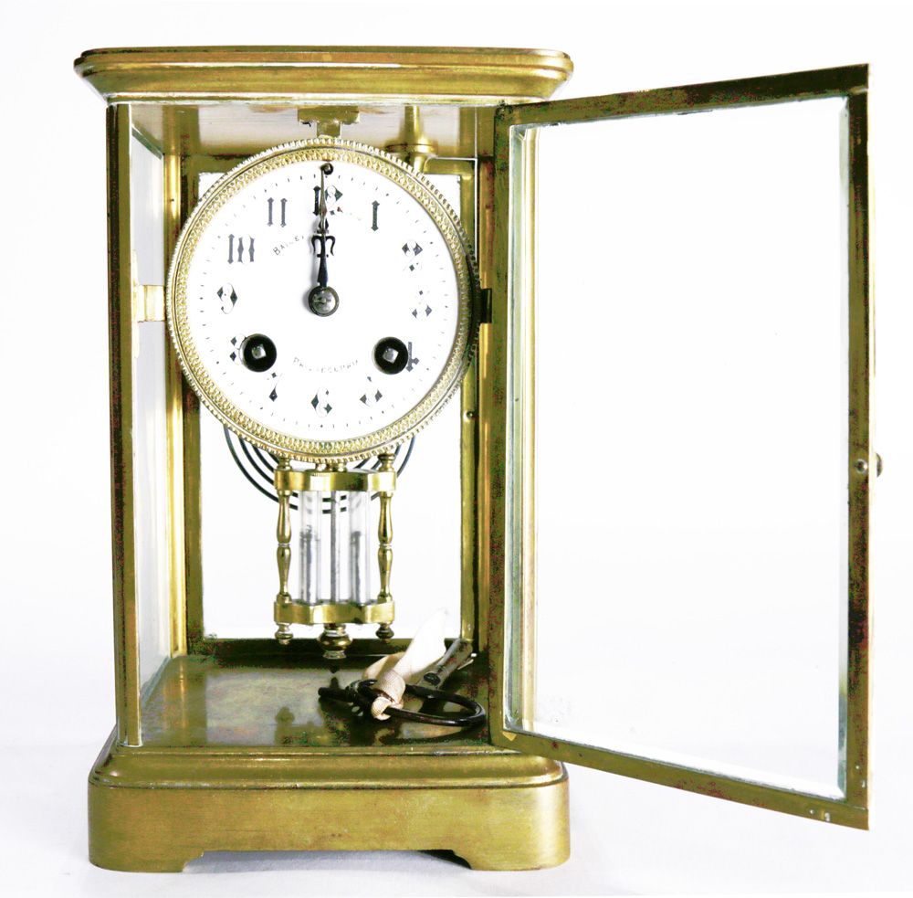 A French eight-day crystal regulator