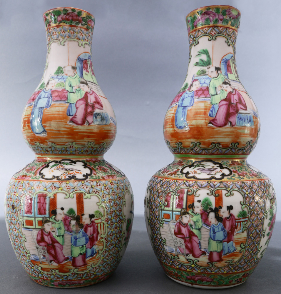 (lot of 2) A Pair of Chinese famille-rose double-gourd vases, each painted with figures and floral - Image 3 of 6