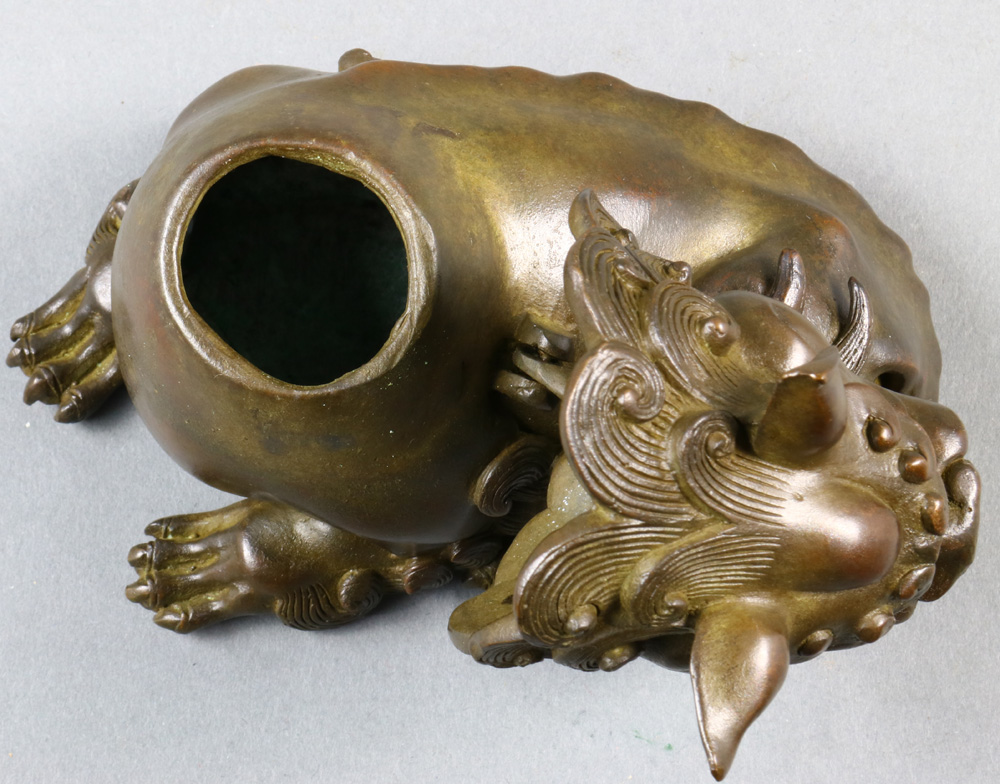 A Chinese Bronze incense burner of recumbent foo lion, size: 4.25"h - Image 4 of 5