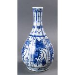 A Chinese pear-shaped blue and white vase, size: 11"h