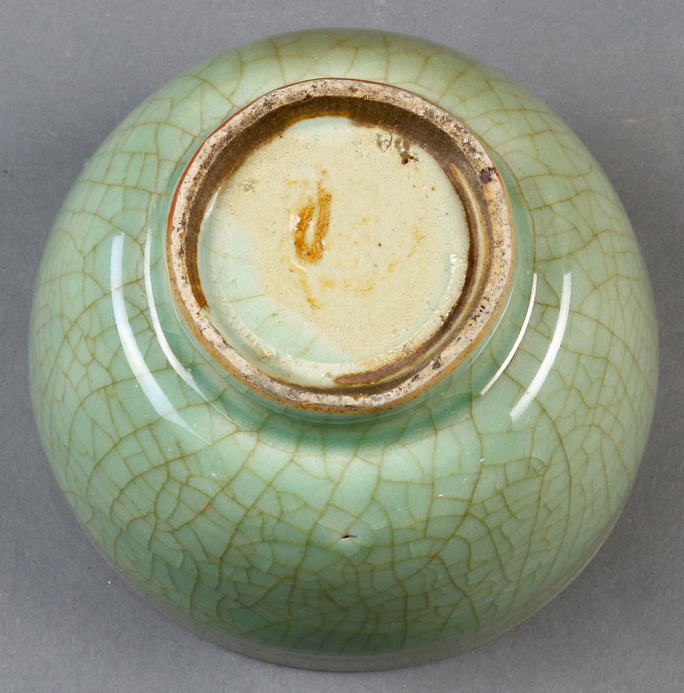 A Chinese Celadon Crackle-Glazed Bowl - Image 3 of 3