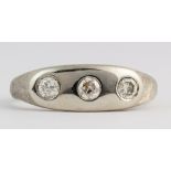 Diamond, 18k white gold ring