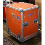 Road case executed in orange