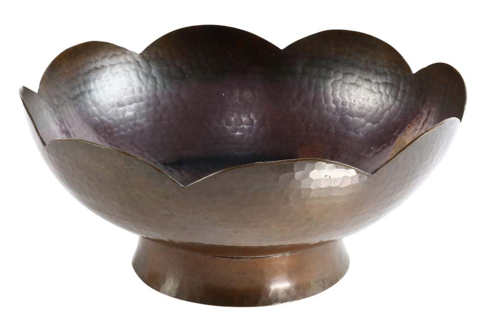 A Dirk Van Erp Arts and Crafts hammered copper bowl