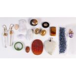 Collection of unmounted stones and items