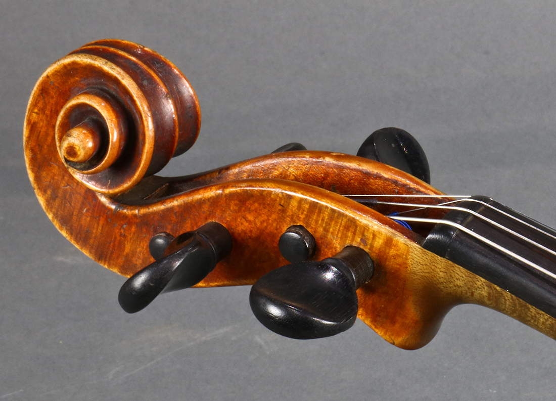 A labeled Babos Bela Geignemache Hermanstad violin, bearing a label dated 1923, with bow ( - Image 4 of 8