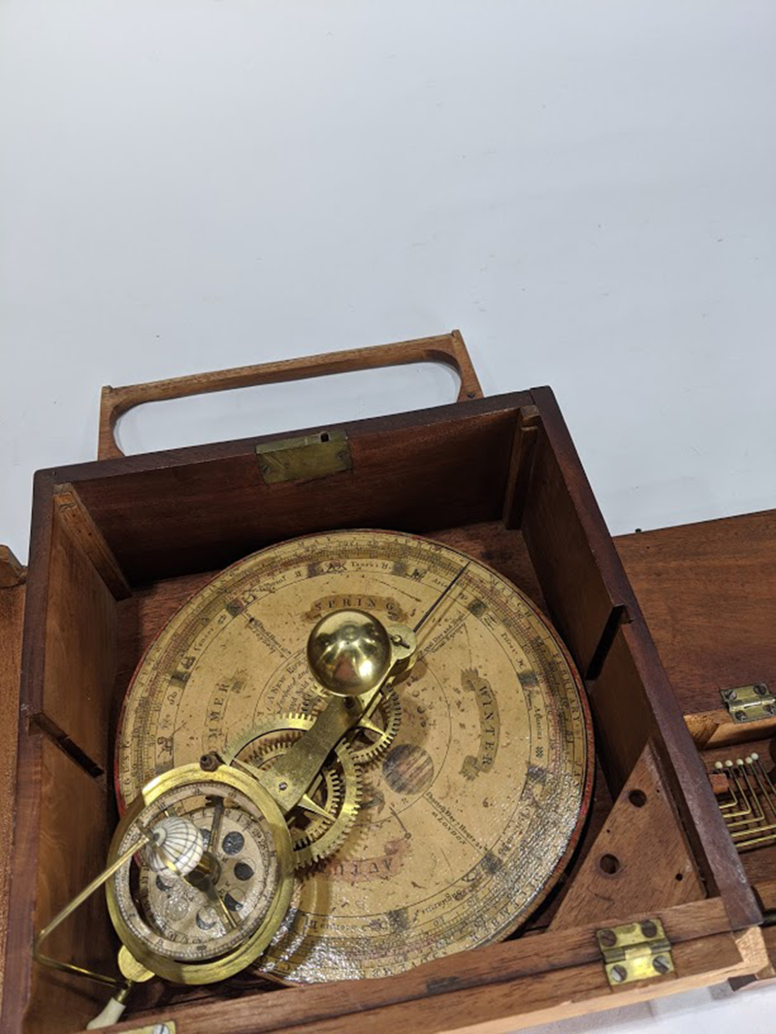 A small English orrery circa 1800, with printed label, "designed for the NEW PORTABLE ORRERY by W. - Image 4 of 4