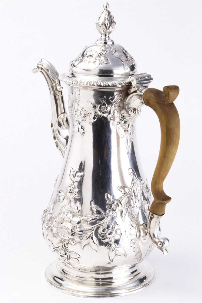 A George III sterling coffee pot - Image 5 of 12