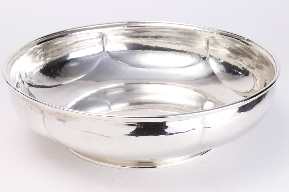 An Arts & Crafts sterling silver bowl