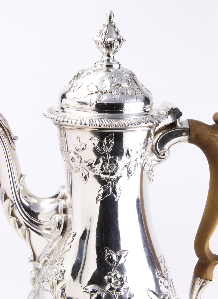 A George III sterling coffee pot - Image 7 of 12