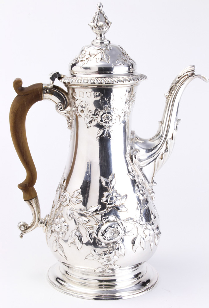 A George III sterling coffee pot - Image 2 of 12