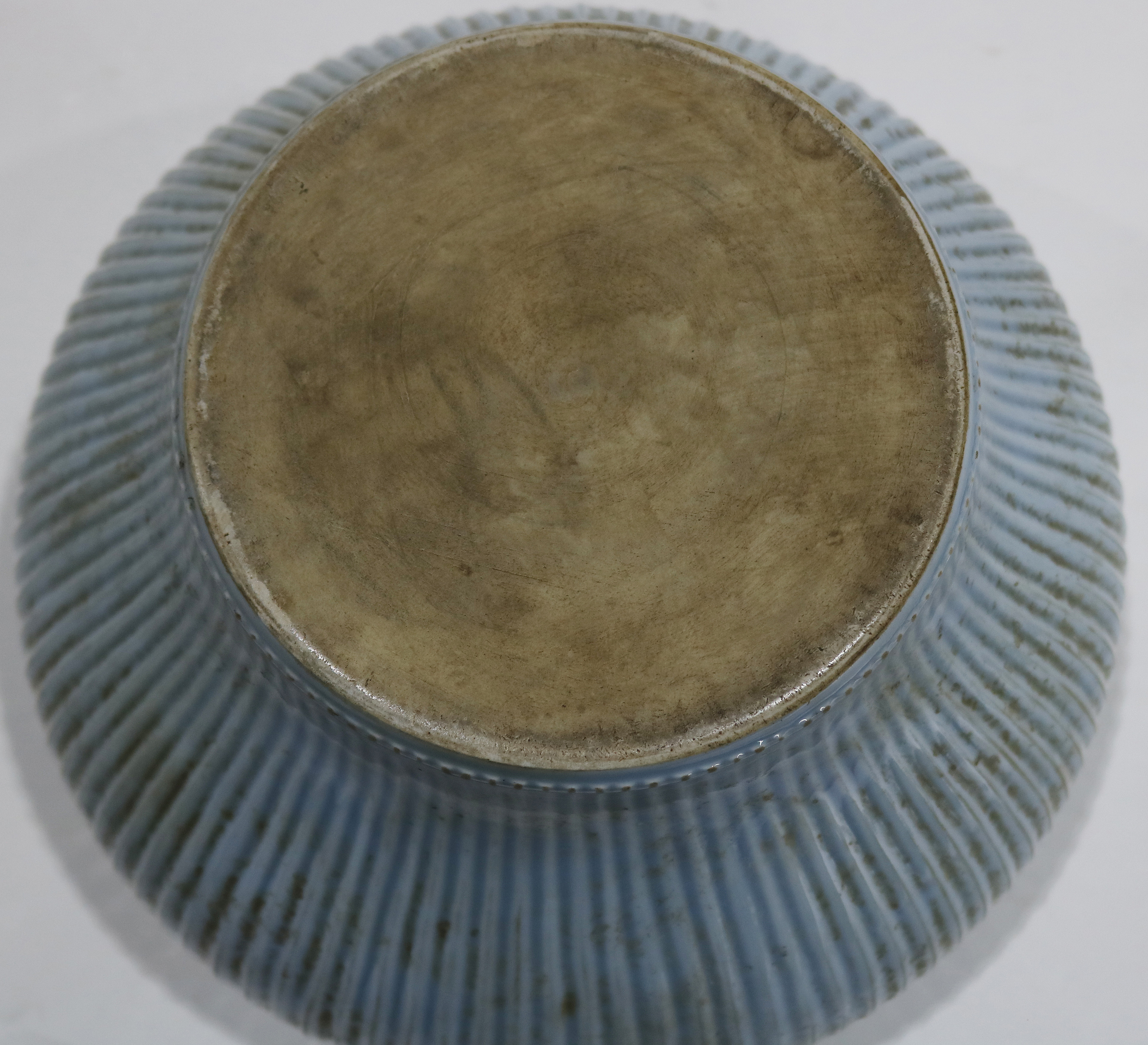 A Chinese Clair-de-lune porcelain Alms bowl - Image 4 of 4