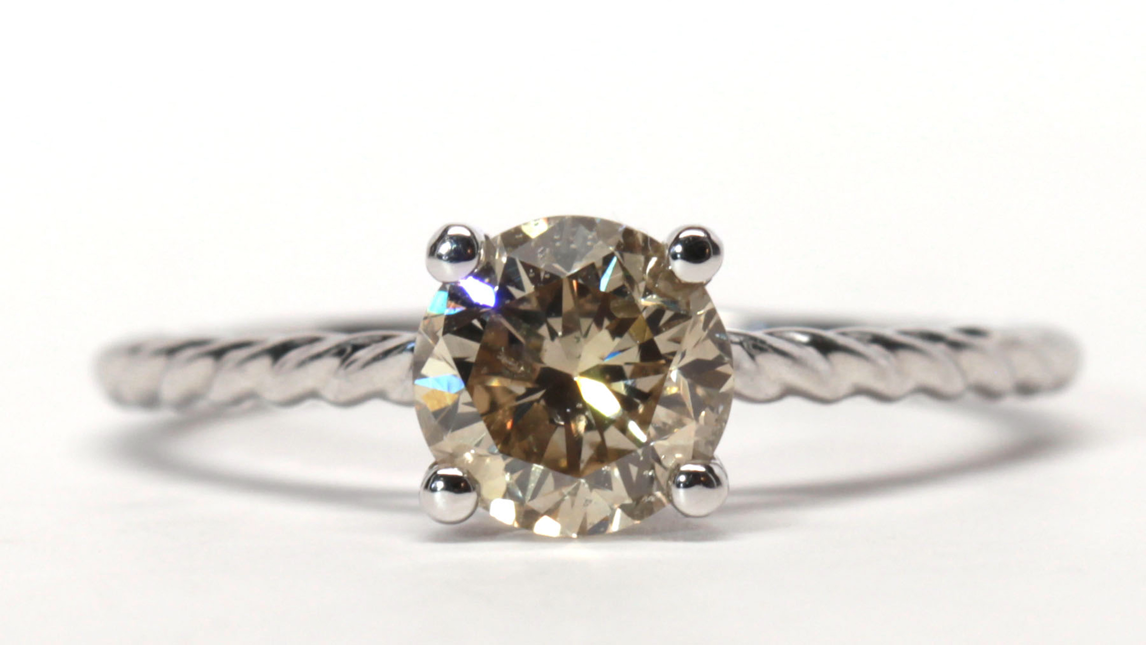 Diamond, 14k white gold ring