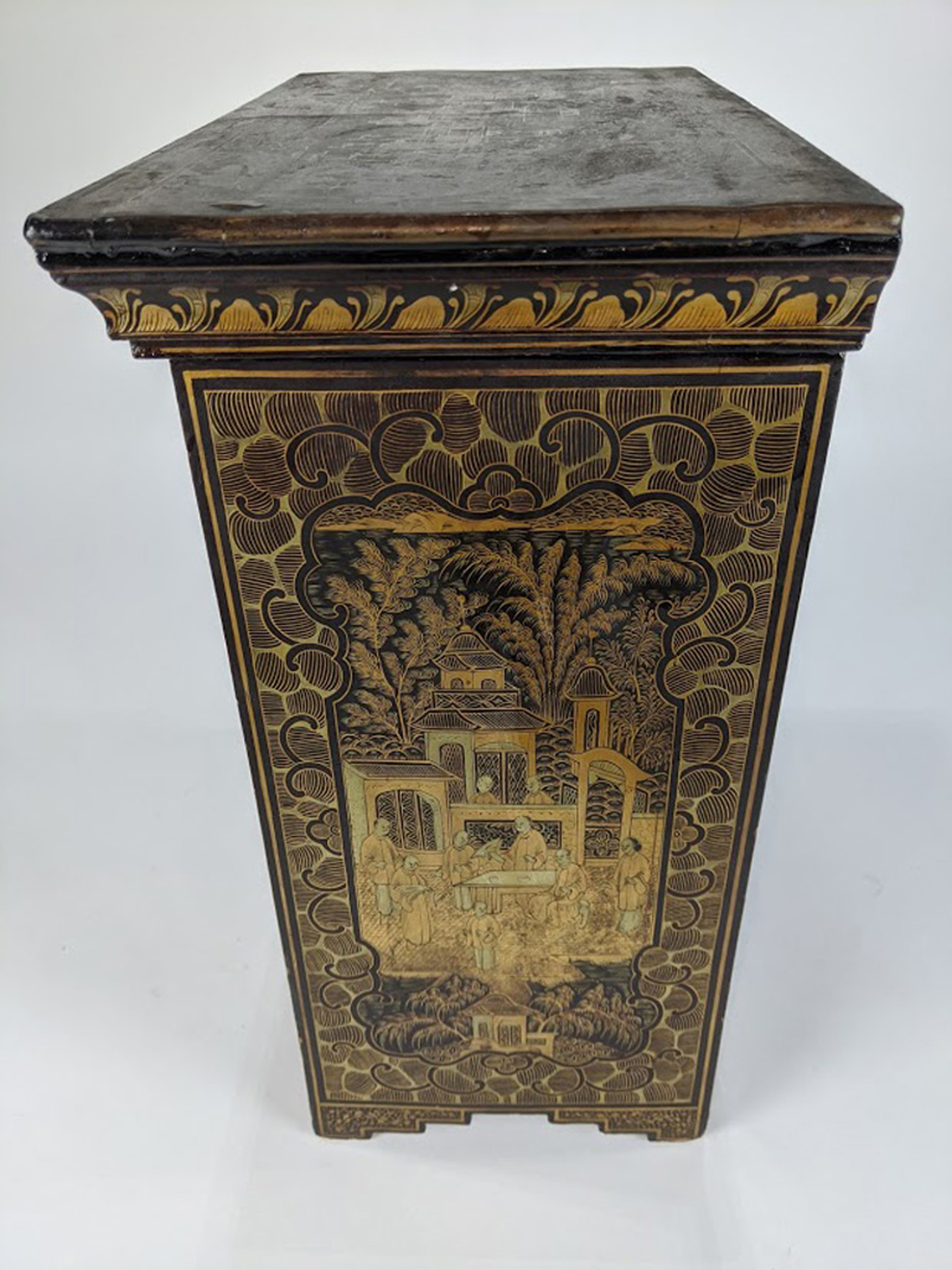 A Chinese lacquered wood dresser cabinet - Image 2 of 5