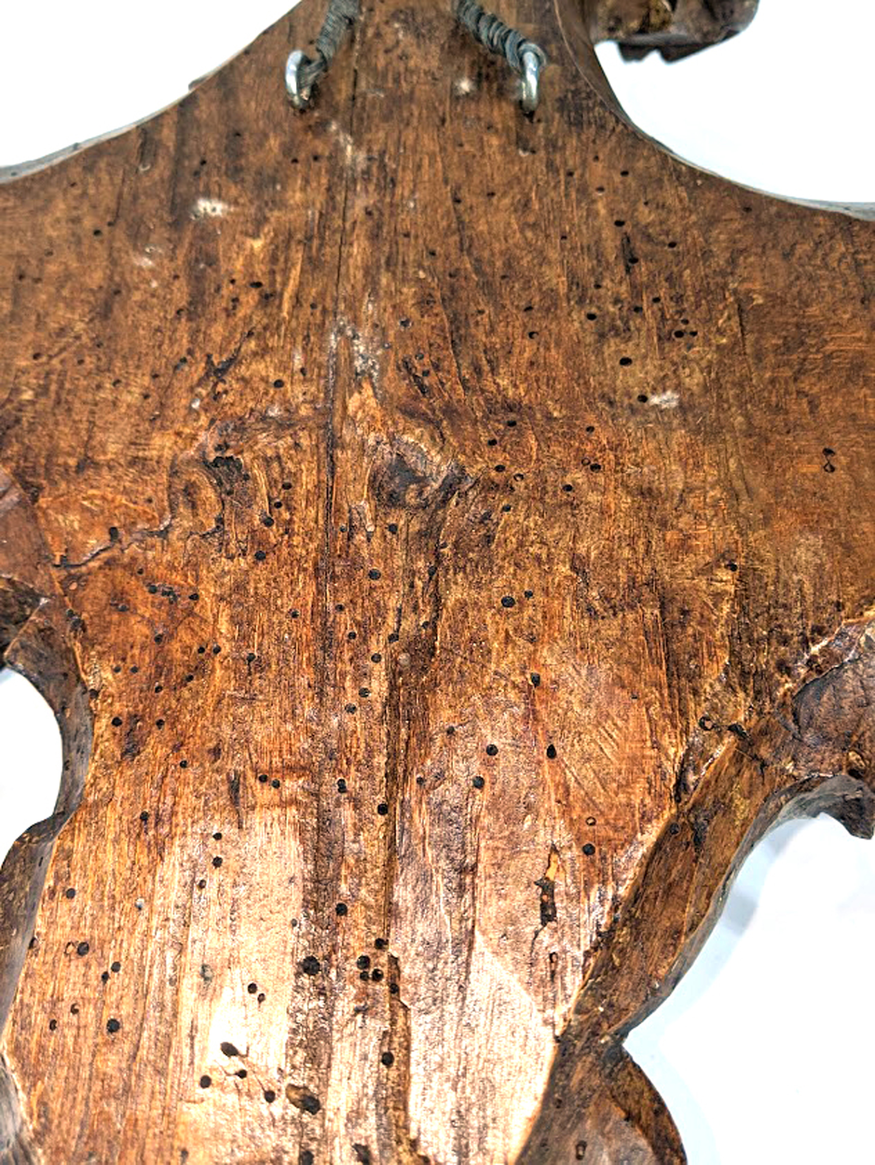 A pair of German Rococo carved walnut balustrade segments - Image 4 of 4