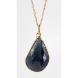 Sapphire, 18k yellow gold pendant-necklace