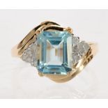 Aquamarine, diamond and 14k yellow gold ring