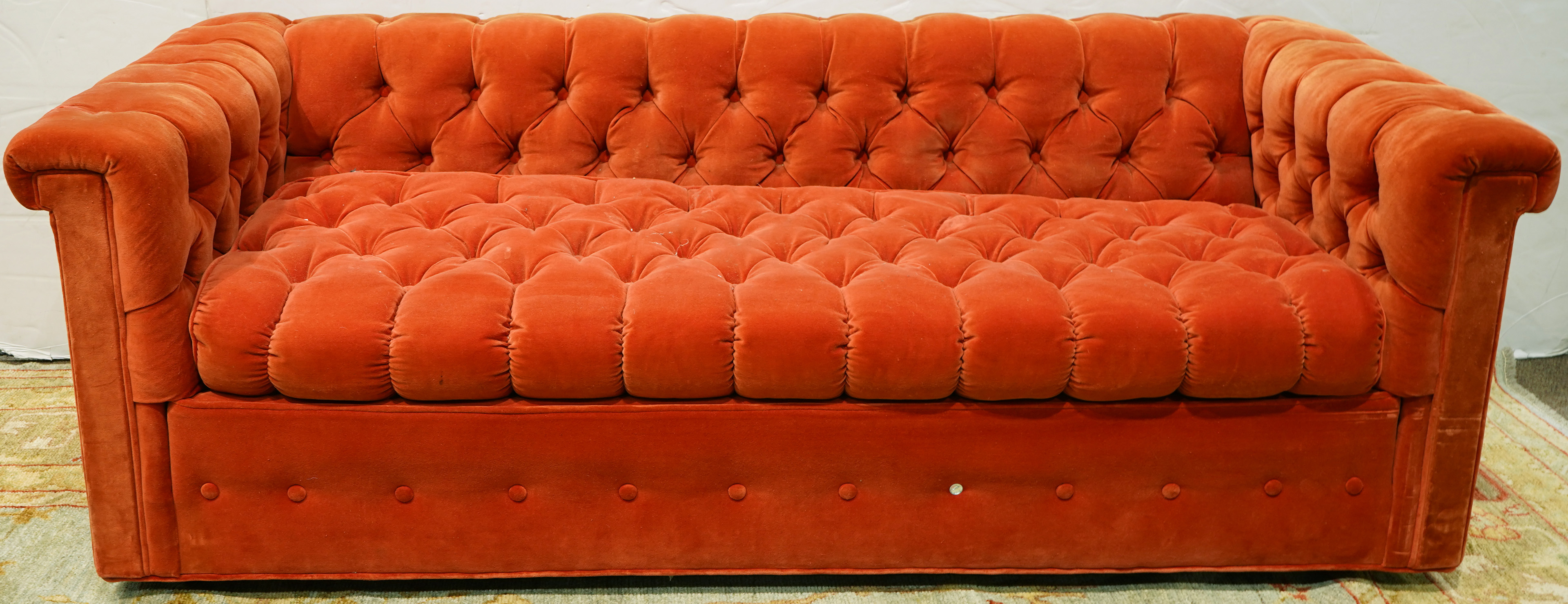 A Pair of John Stuart orange velvet upholstered Chesterfield style sofas - Image 2 of 2