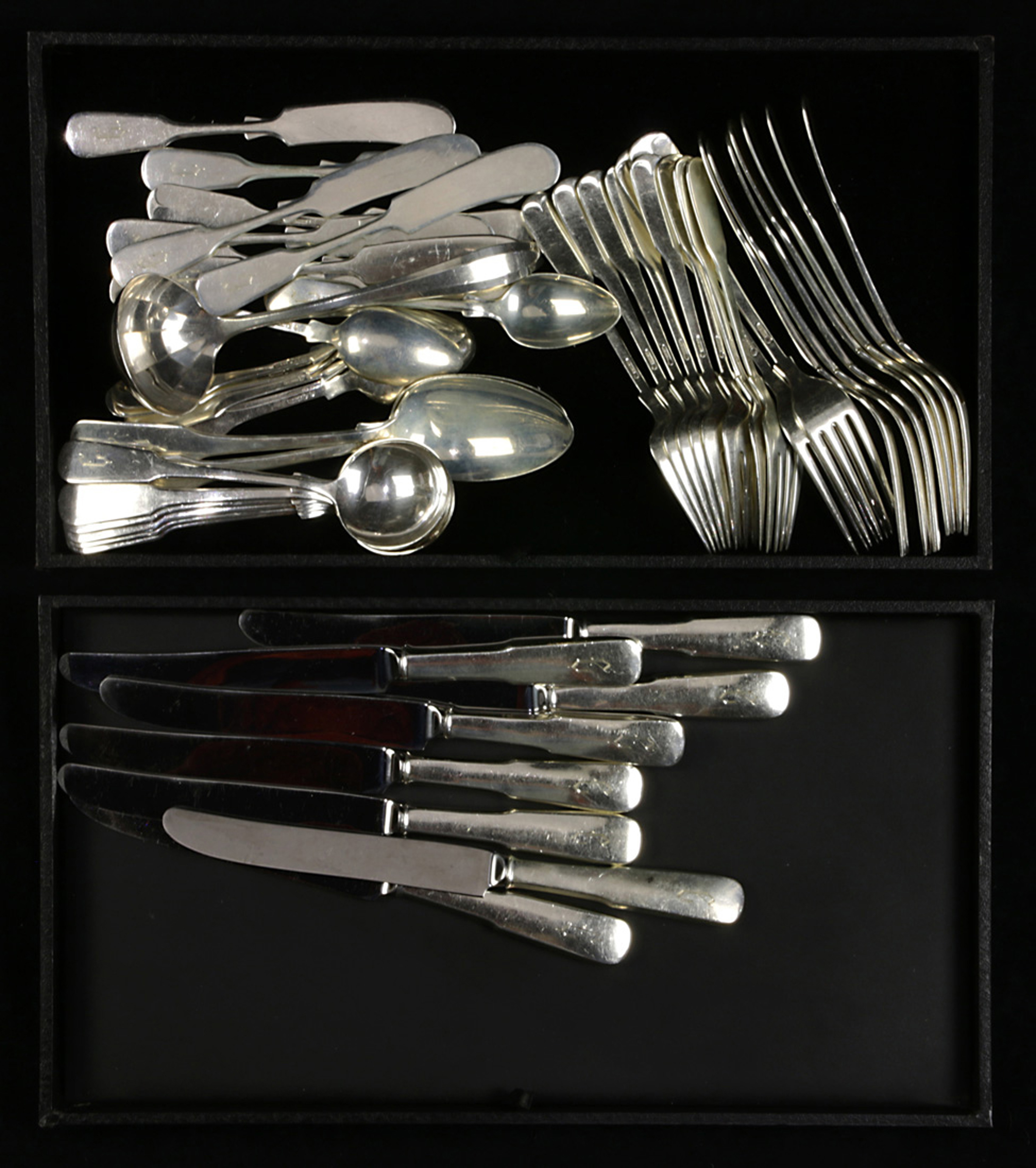 (lot of 50) An International Silver 1810 sterling flatware set