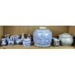 (lot of 13) Eleven Chinese porcelains