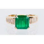 Emerald, diamond, 14k yellow gold ring