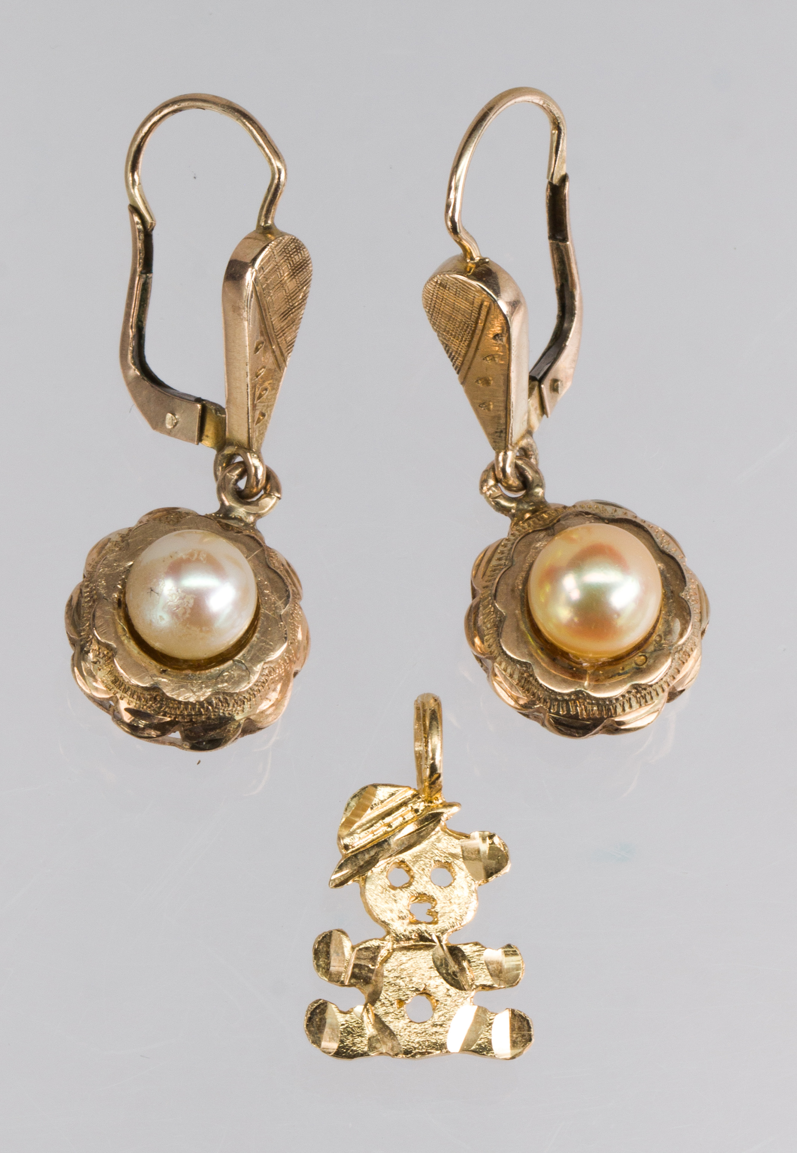 (Lot of 2) cultured pearl, yellow gold jewelry