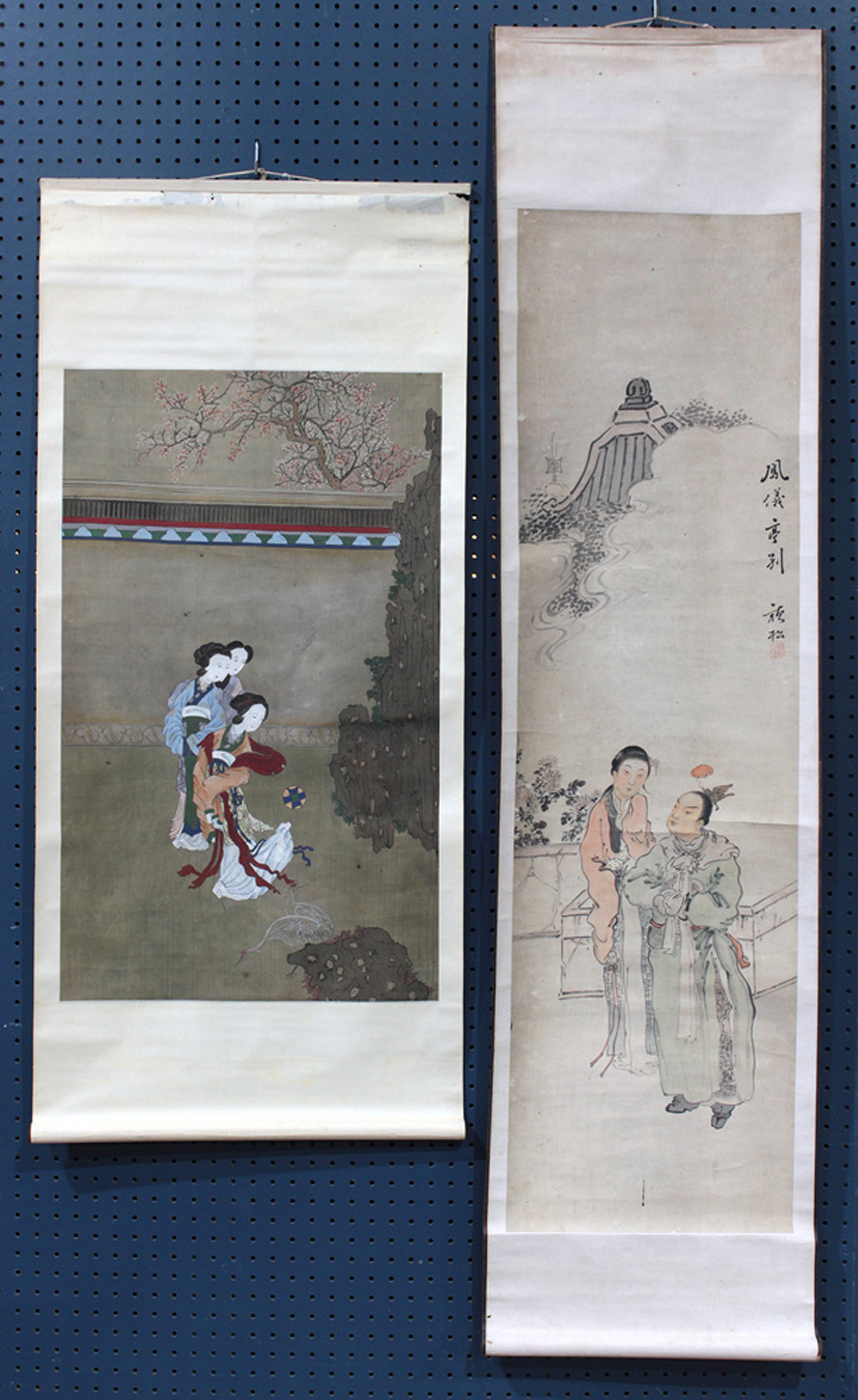 Chinese hanging scroll of ladies in a garden, ink and color on silk, unsigned,