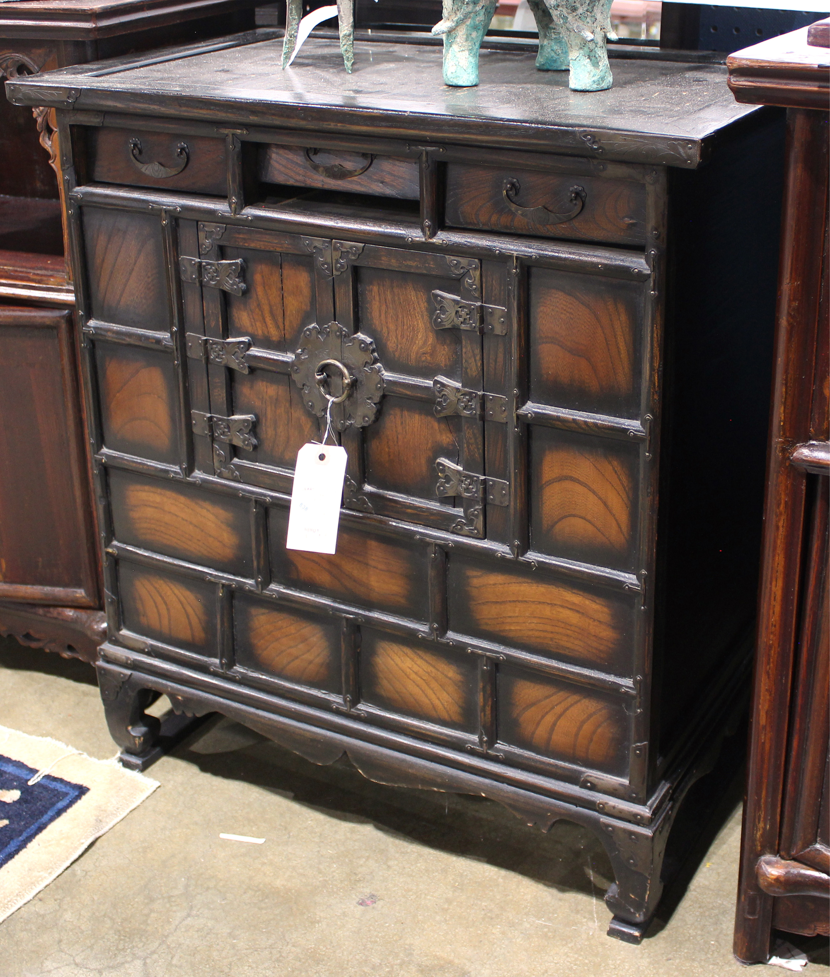 Korean mixed wood storage chest - Image 2 of 2