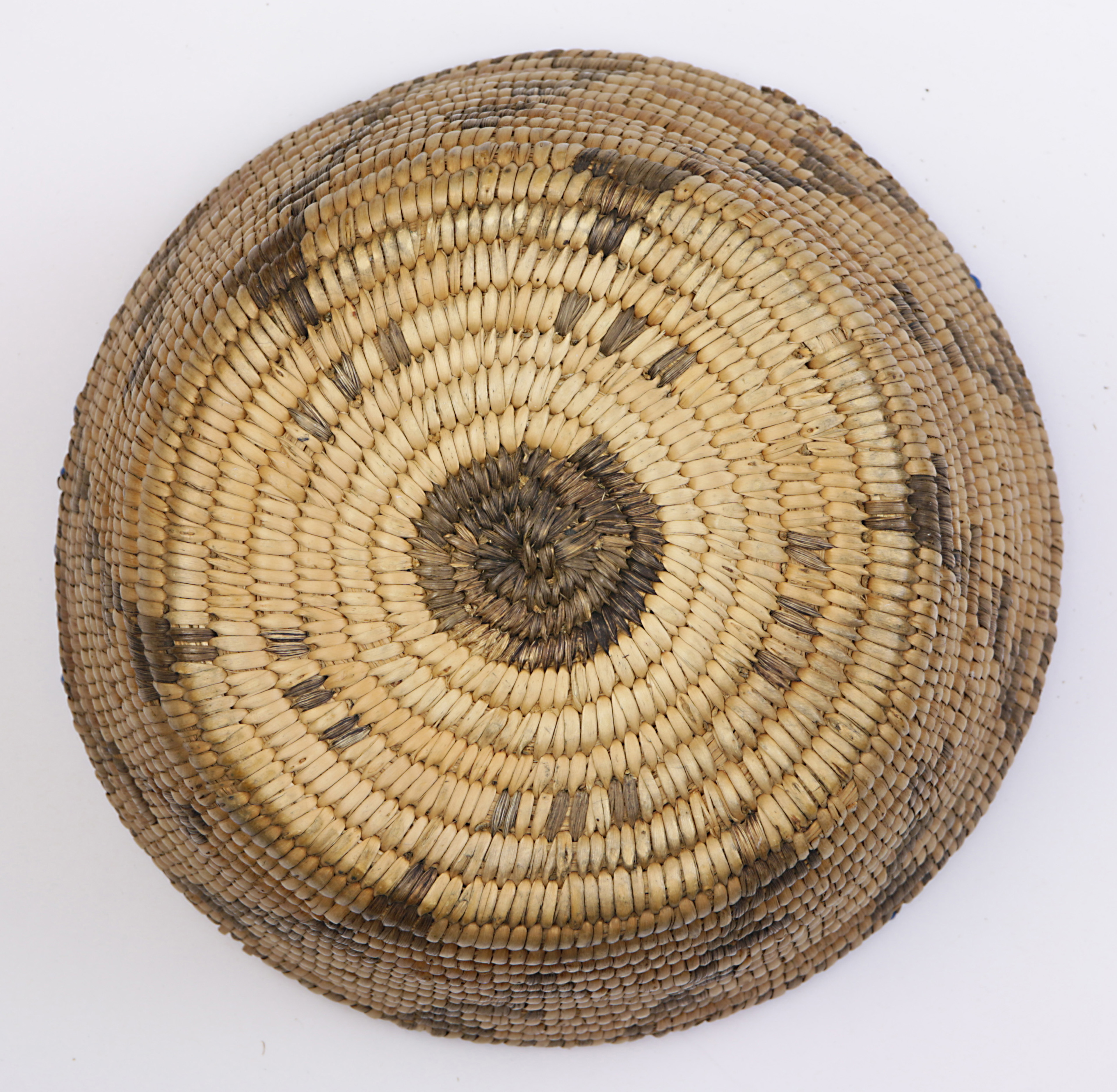 Akimel O'adham Pima beaded basket - Image 3 of 3