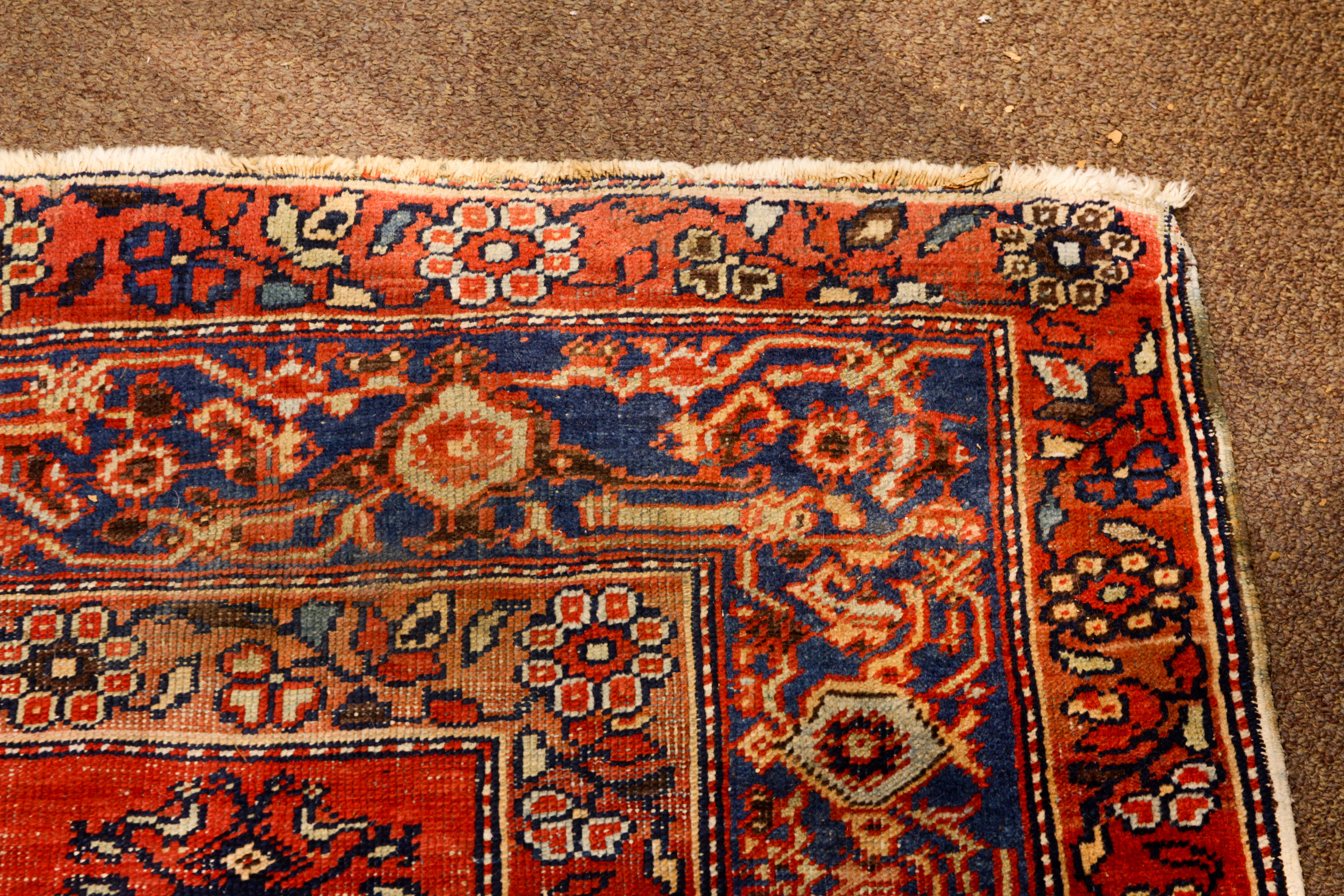 An antique Persian Malayer carpet - Image 3 of 3