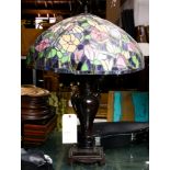 Tiffany style leaded glass table lamp